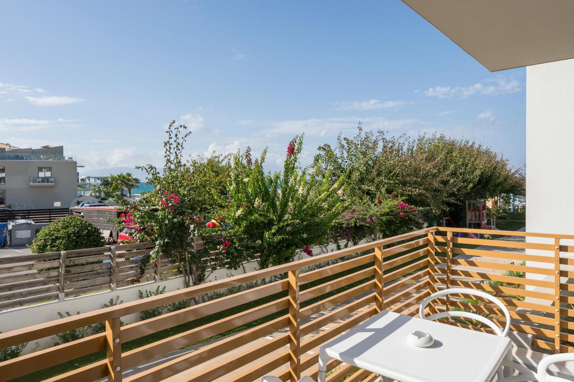 Ostrakon Suites Agia Marina  Exterior photo